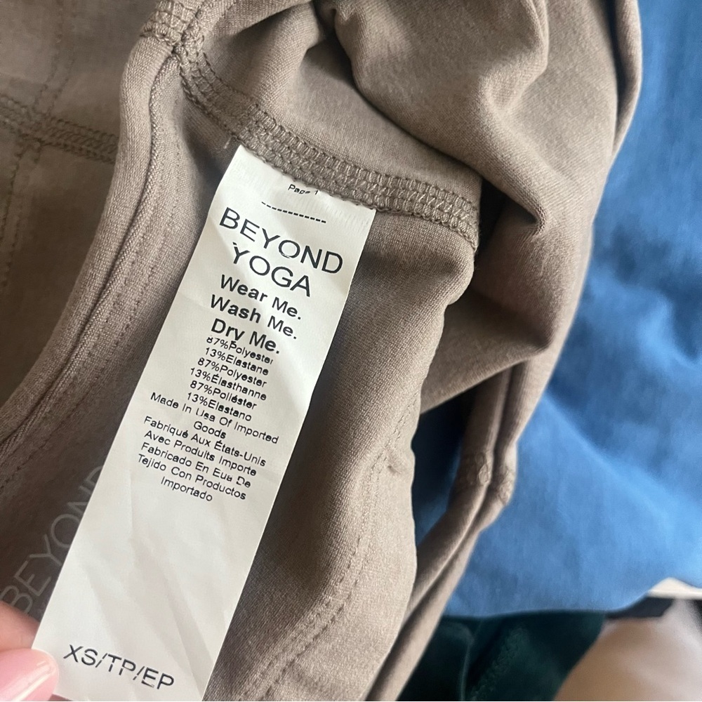 Beyond Yoga Spacedye Refocus Cropped Tank (size XS) - Picture 9 of 10